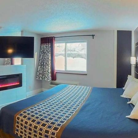 Coratel Inn & Suites By Jasper Hastings Exteriör bild