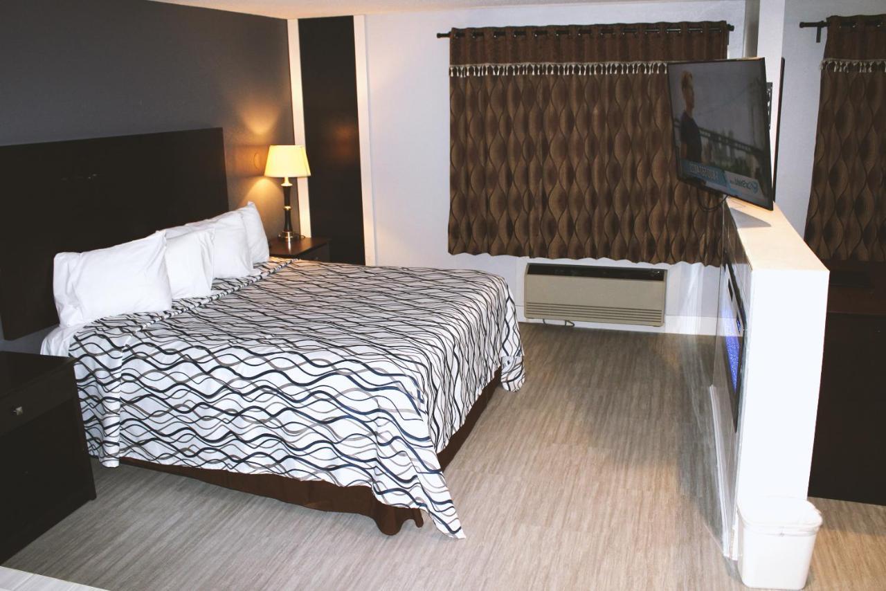 Coratel Inn & Suites By Jasper Hastings Exteriör bild