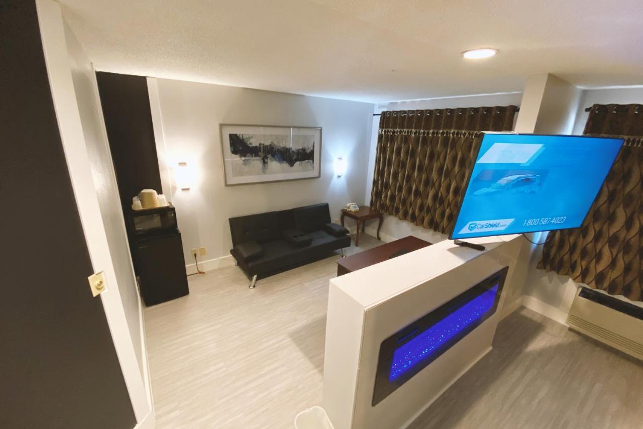 Coratel Inn & Suites By Jasper Hastings Exteriör bild