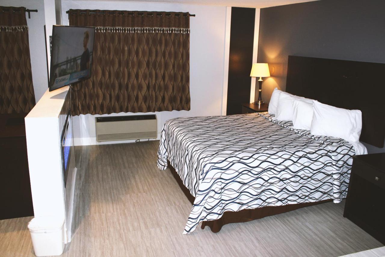 Coratel Inn & Suites By Jasper Hastings Exteriör bild