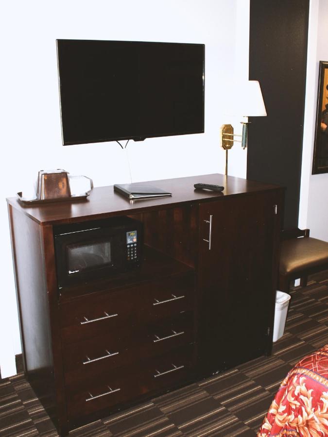 Coratel Inn & Suites By Jasper Hastings Exteriör bild