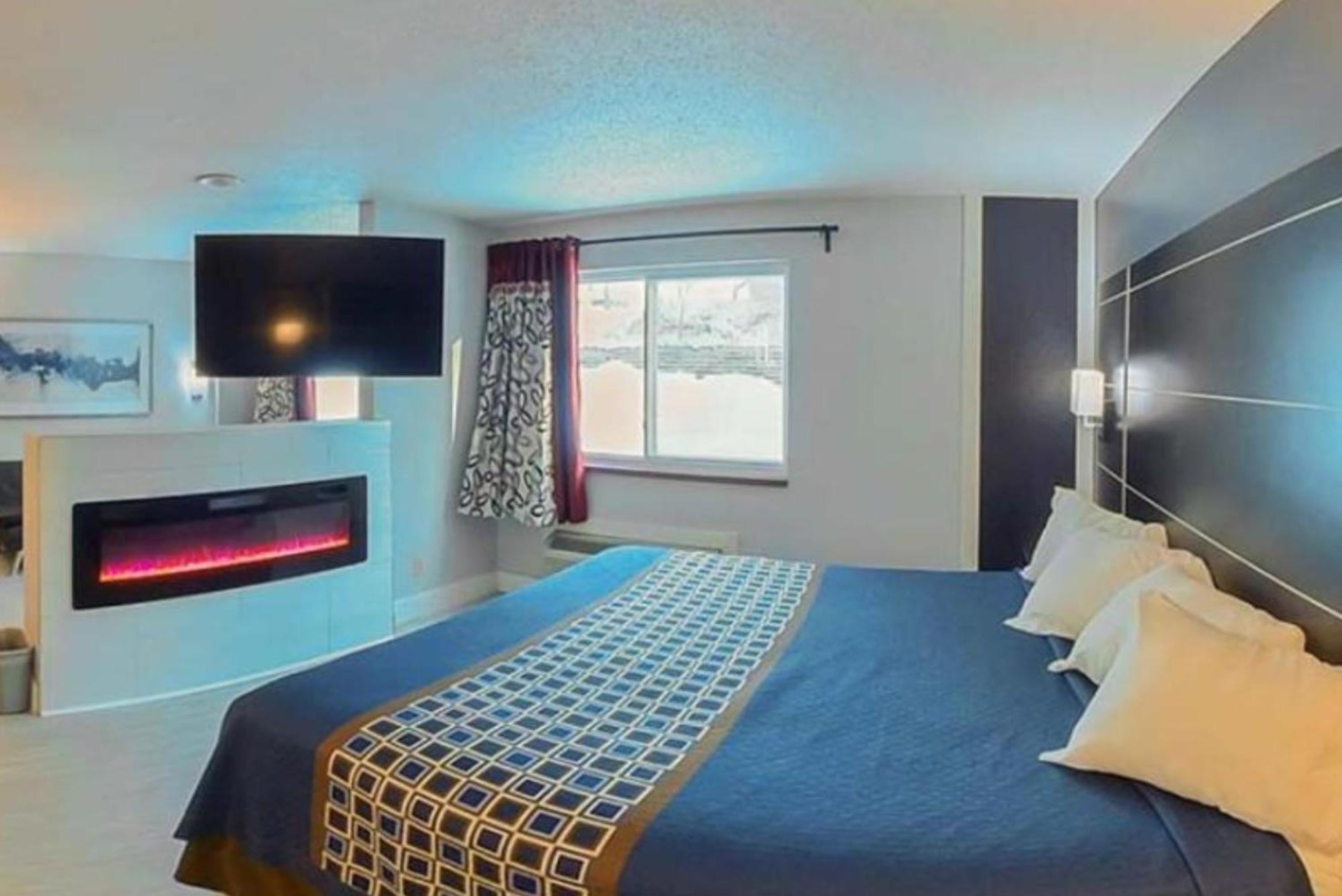 Coratel Inn & Suites By Jasper Hastings Exteriör bild