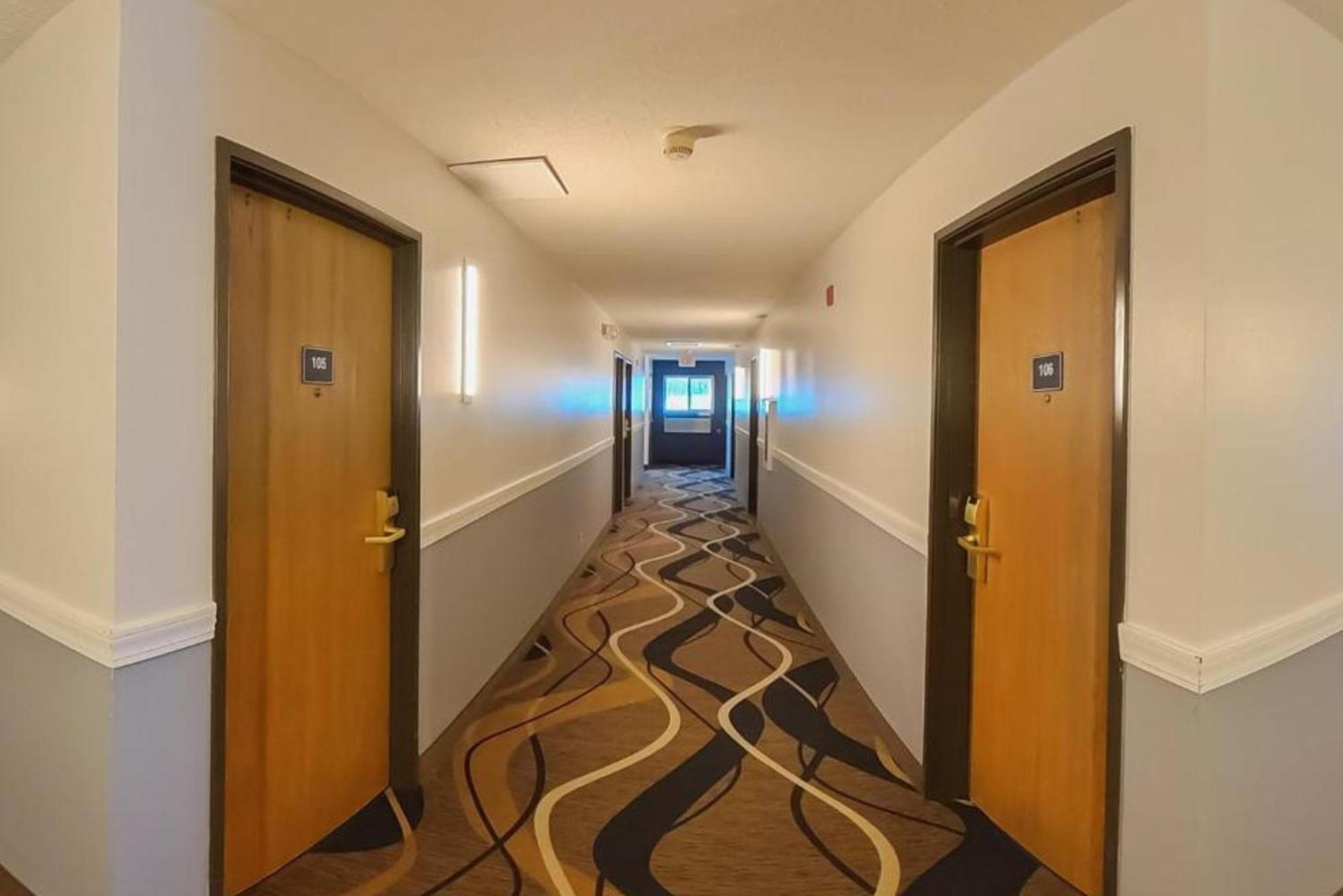 Coratel Inn & Suites By Jasper Hastings Exteriör bild